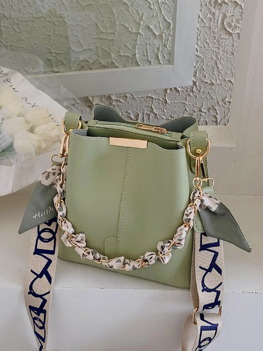 Women'S Fashion Chain Decor Bucket Casual Crossbody Bag, Chic Crossbody Purse, Solid Color Bag with Silk Scarf and Wide Strap, Chic Handbag, PU Leather Bag for Summer 2026 Outfits